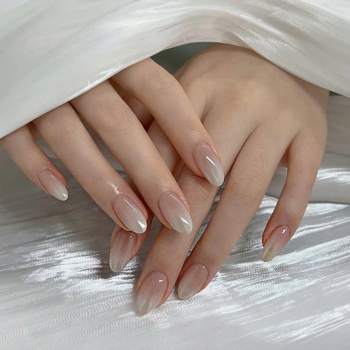 Taupe Glitter Nails 4