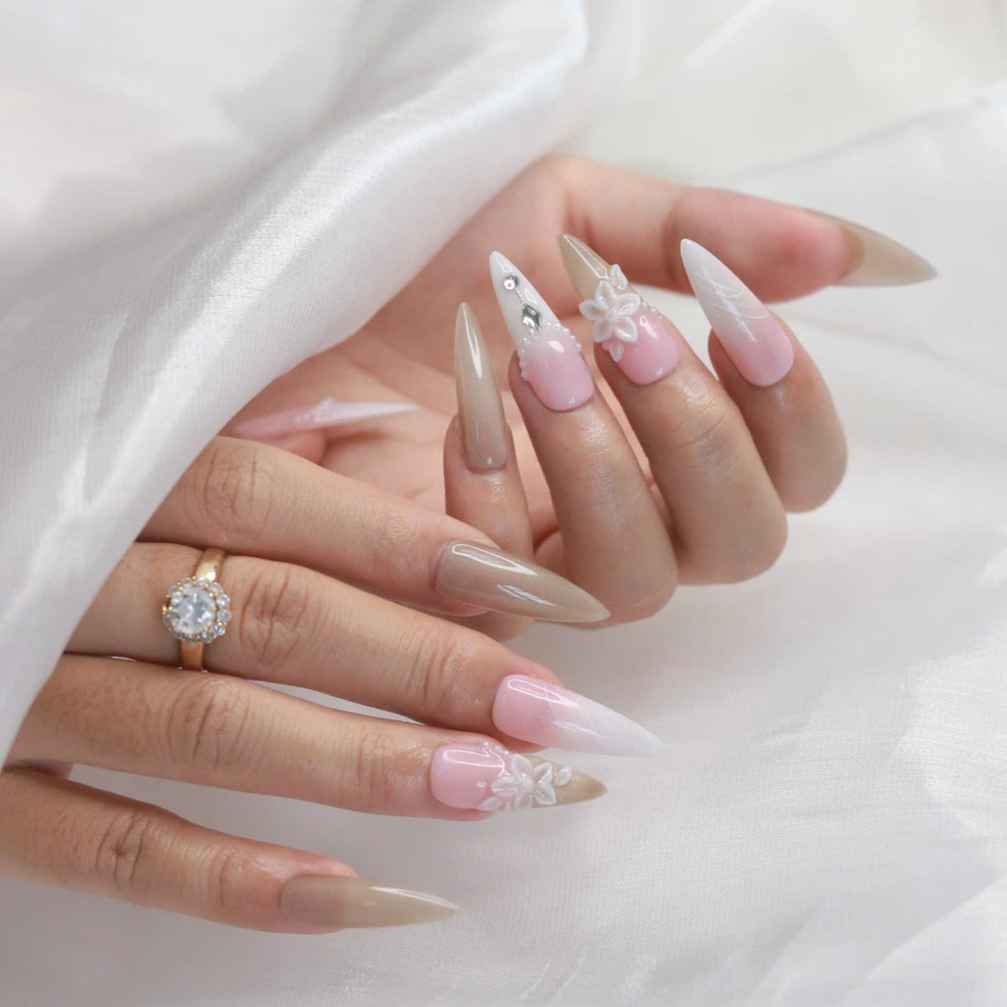 Taupe Glitter Nails 4