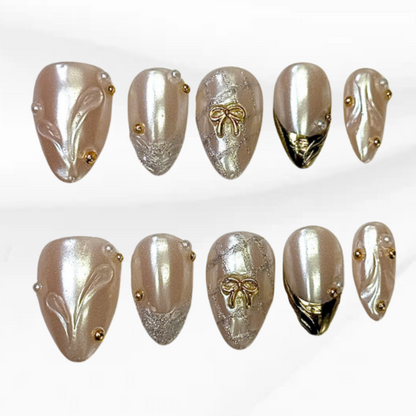 Pearly Gold Bow