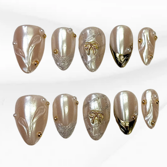 Pearly Gold Bow
